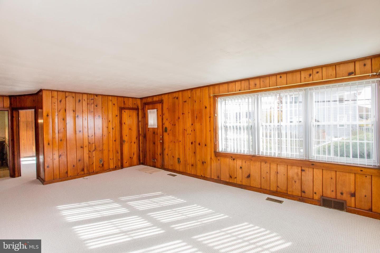 700 Warren Street photo 3