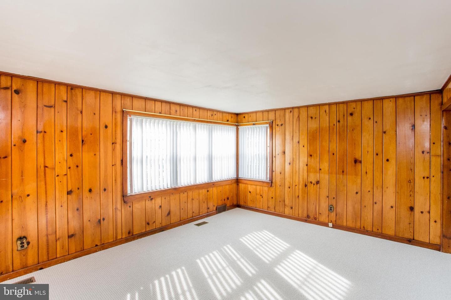 700 Warren Street photo 4