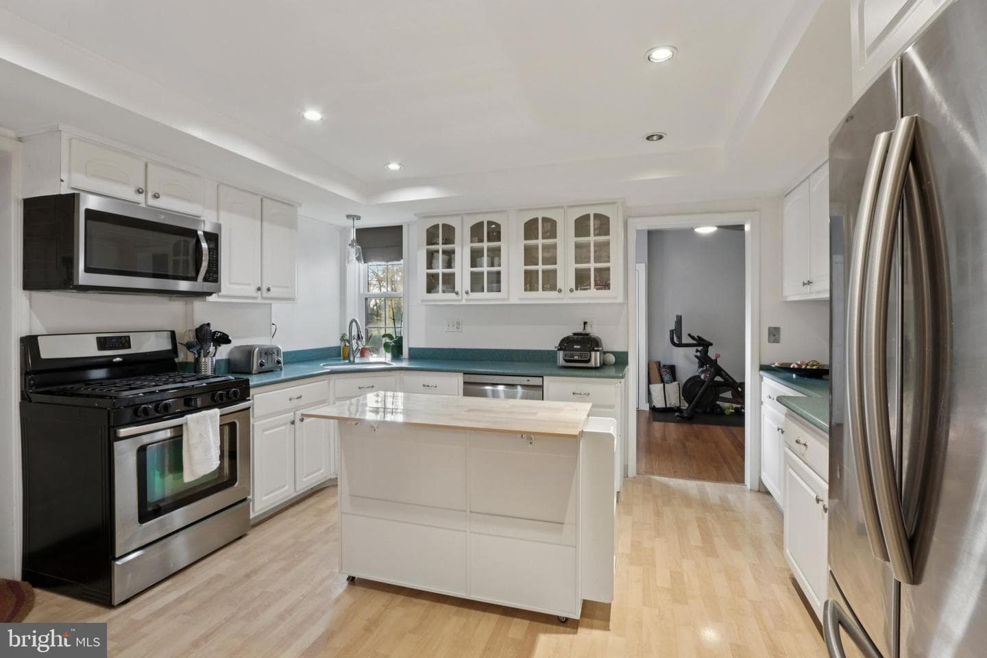 415 City Avenue #d-1 photo 9