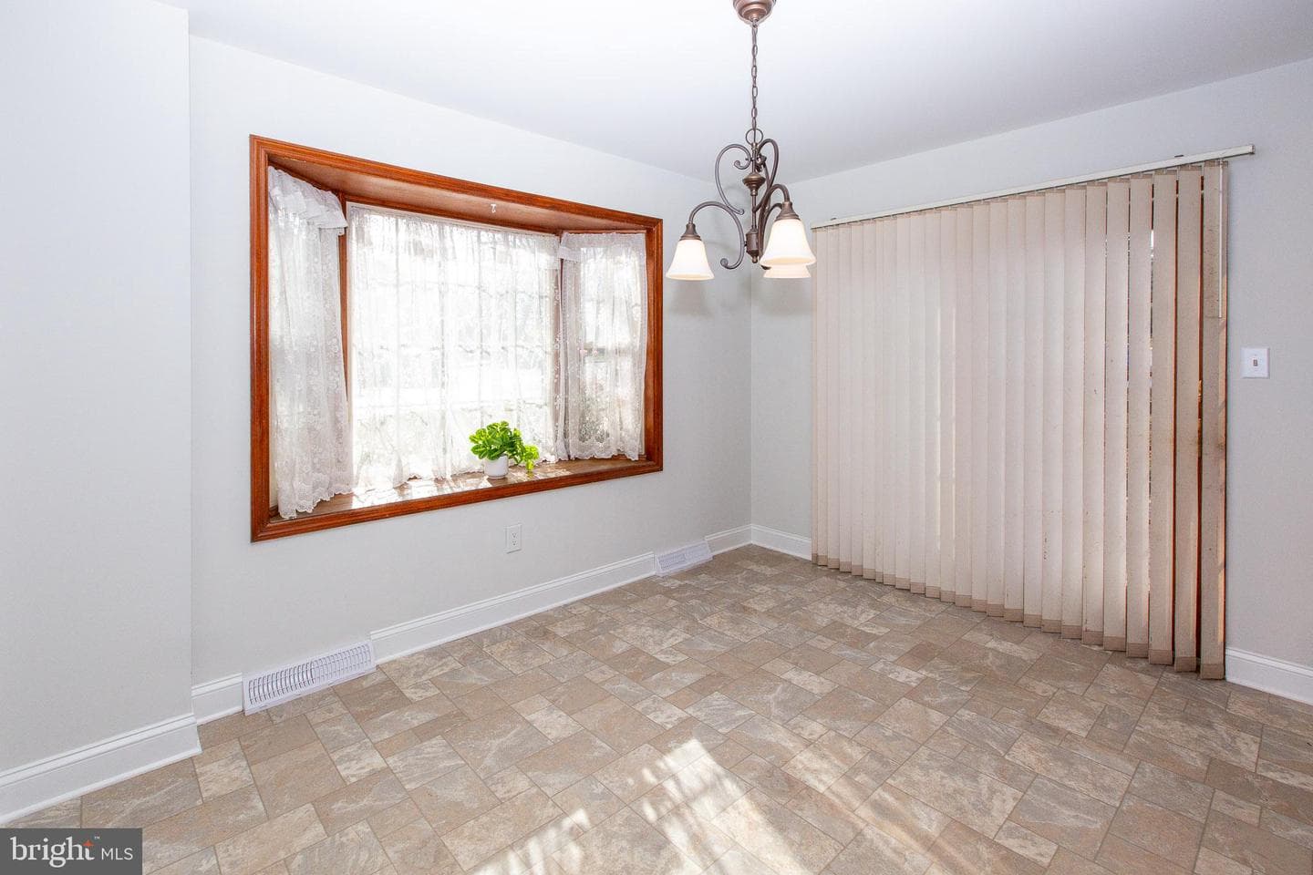 314 Jefferson Court photo 13