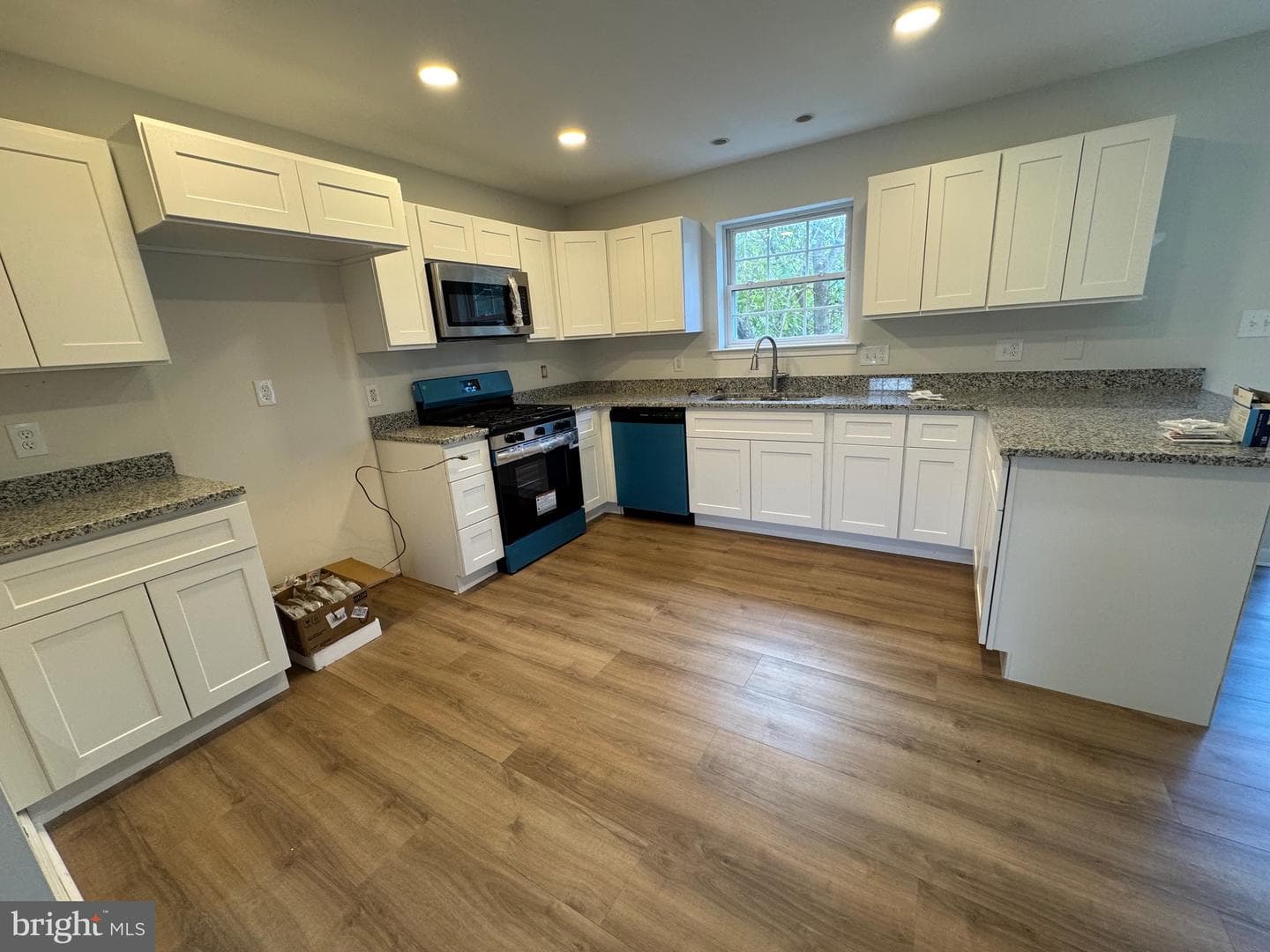 258 Glendale photo 2