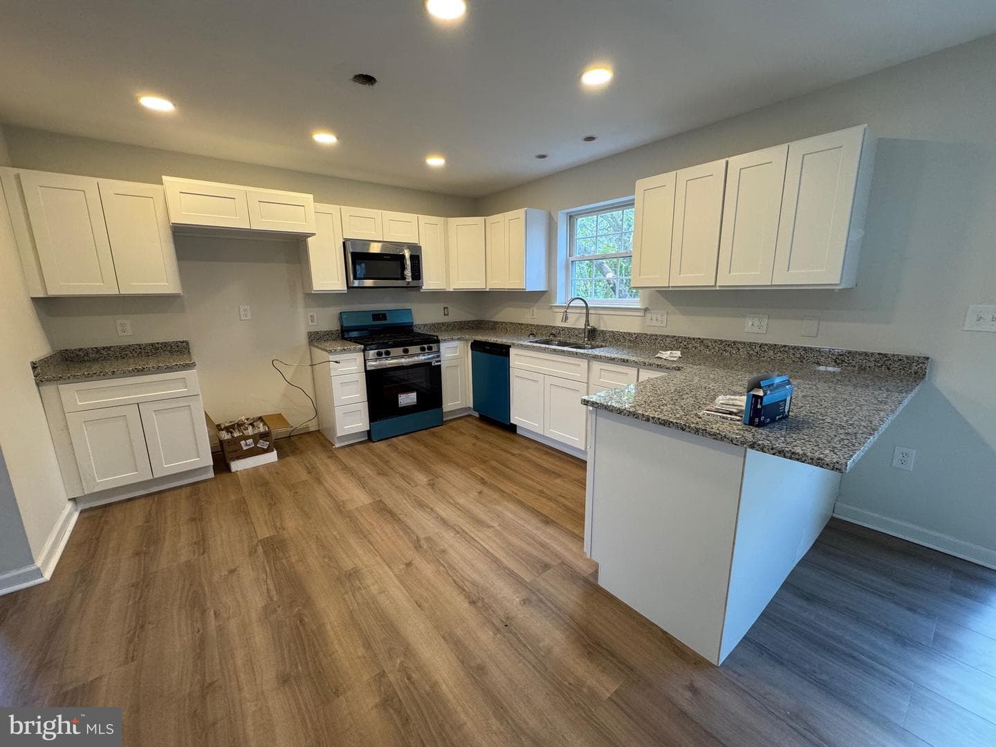 258 Glendale photo 3