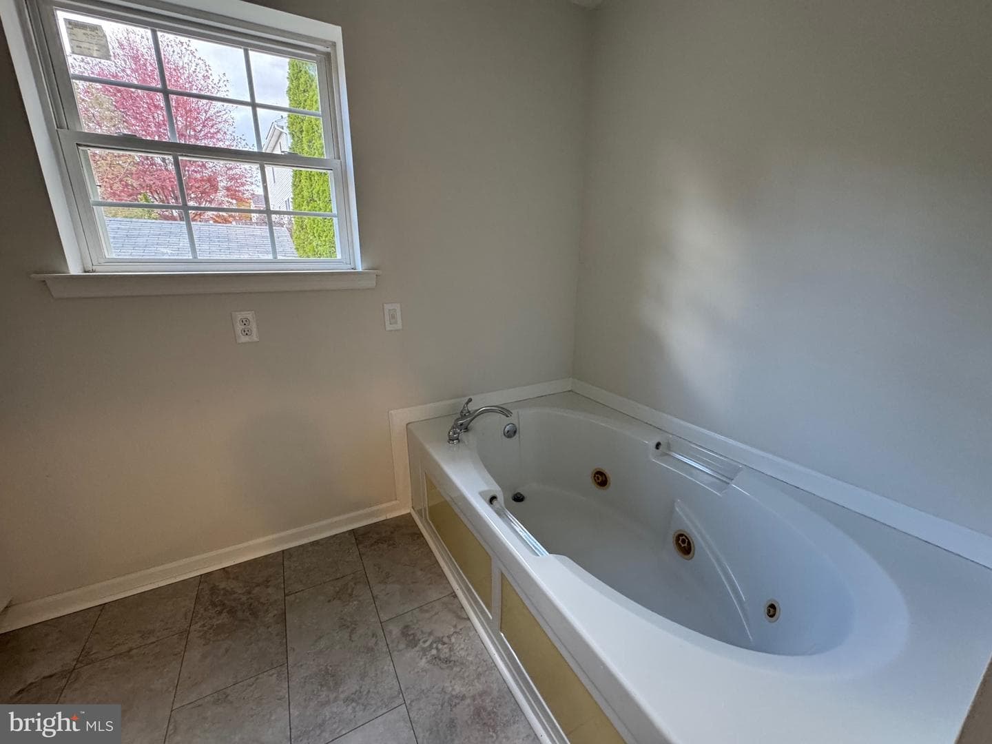 258 Glendale photo 7