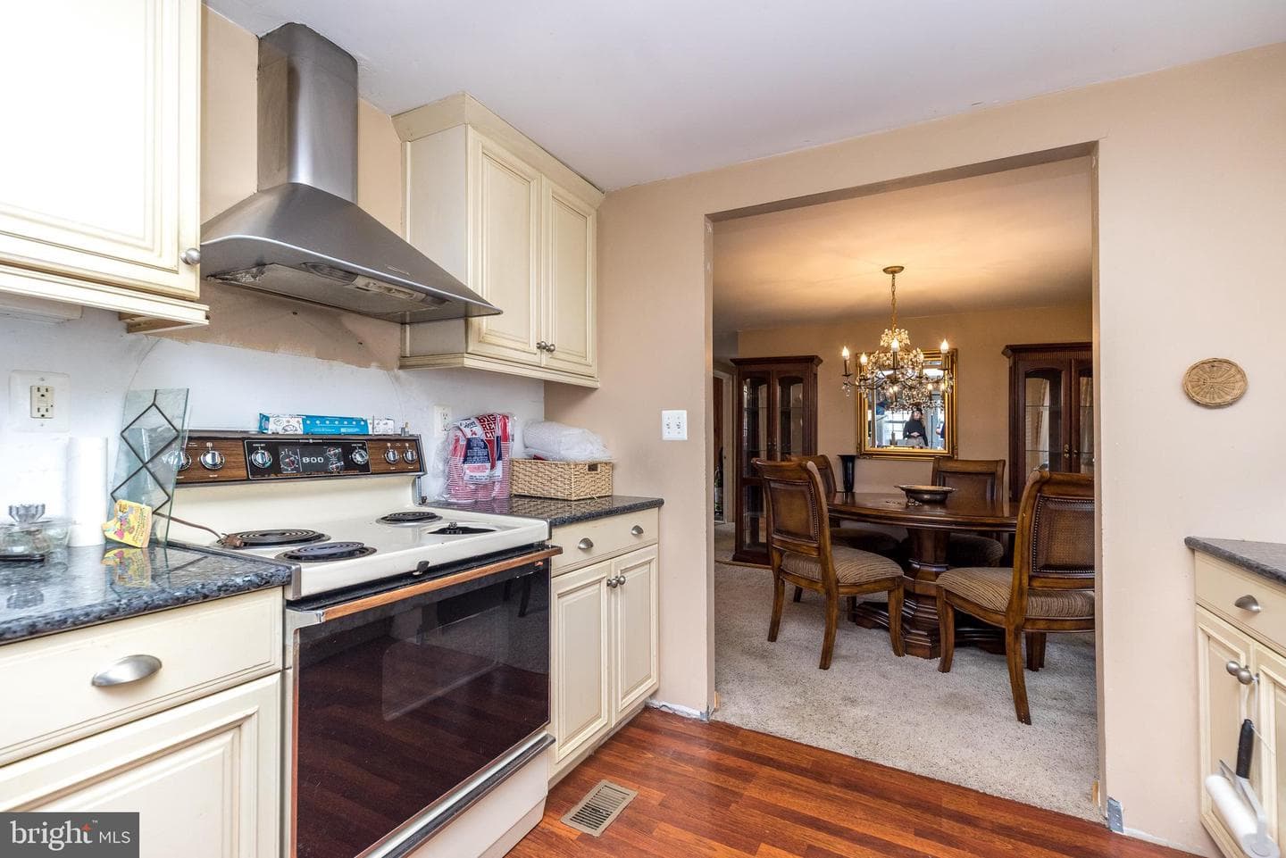 61 Longwood Place photo 16
