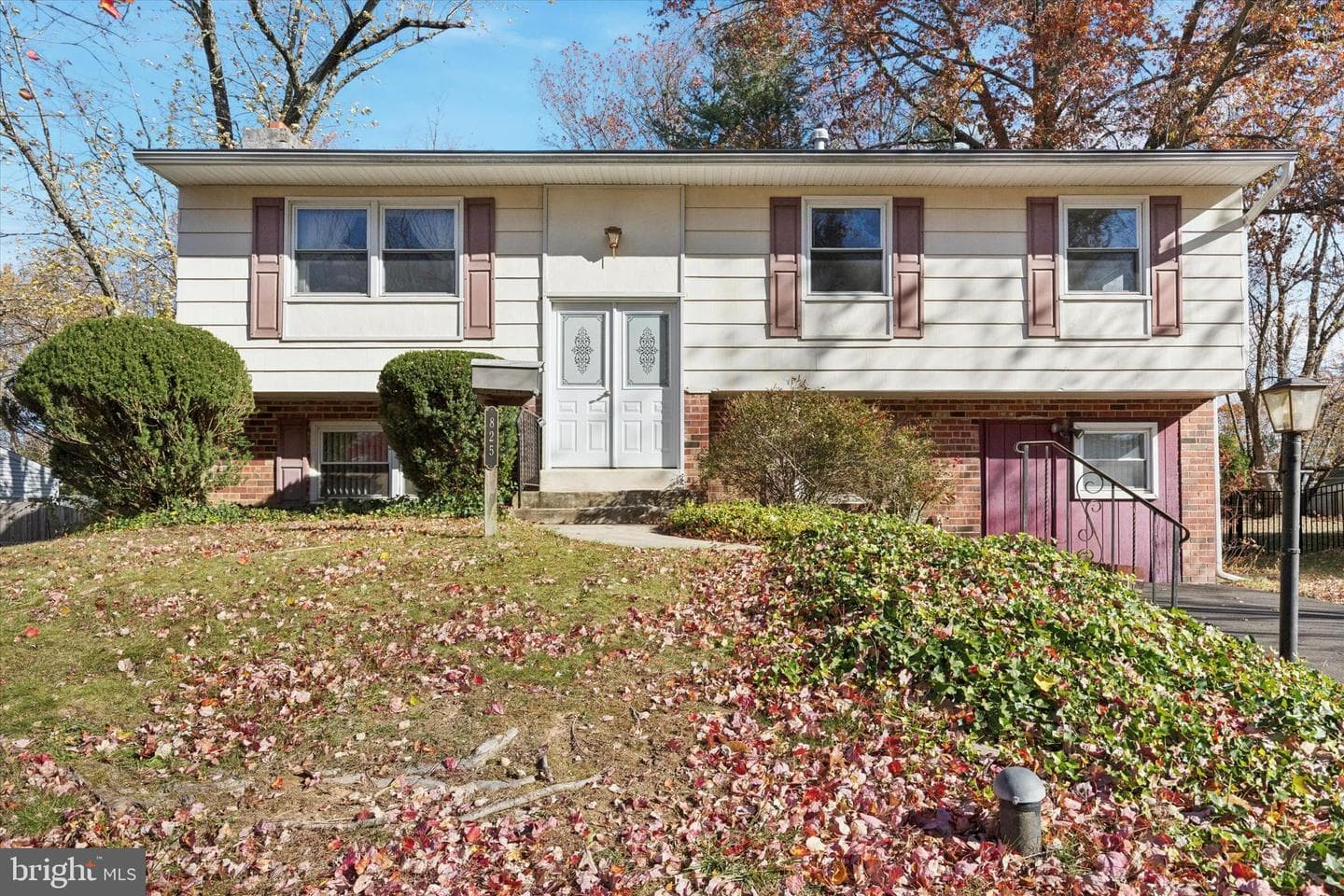 825 Monticello Place photo 1