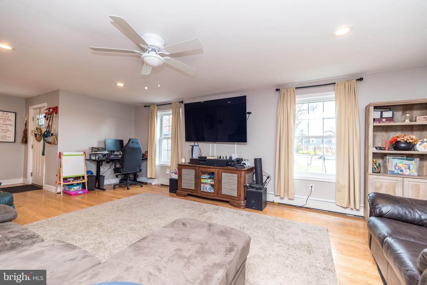 220 Pennbrook Avenue photo 2