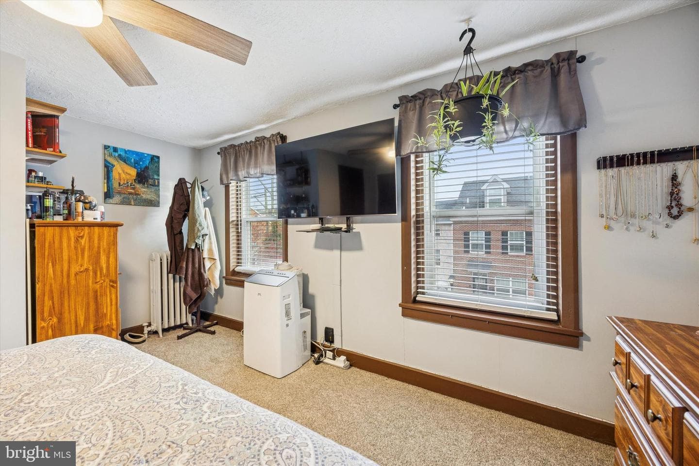 378 E Hector Street photo 15