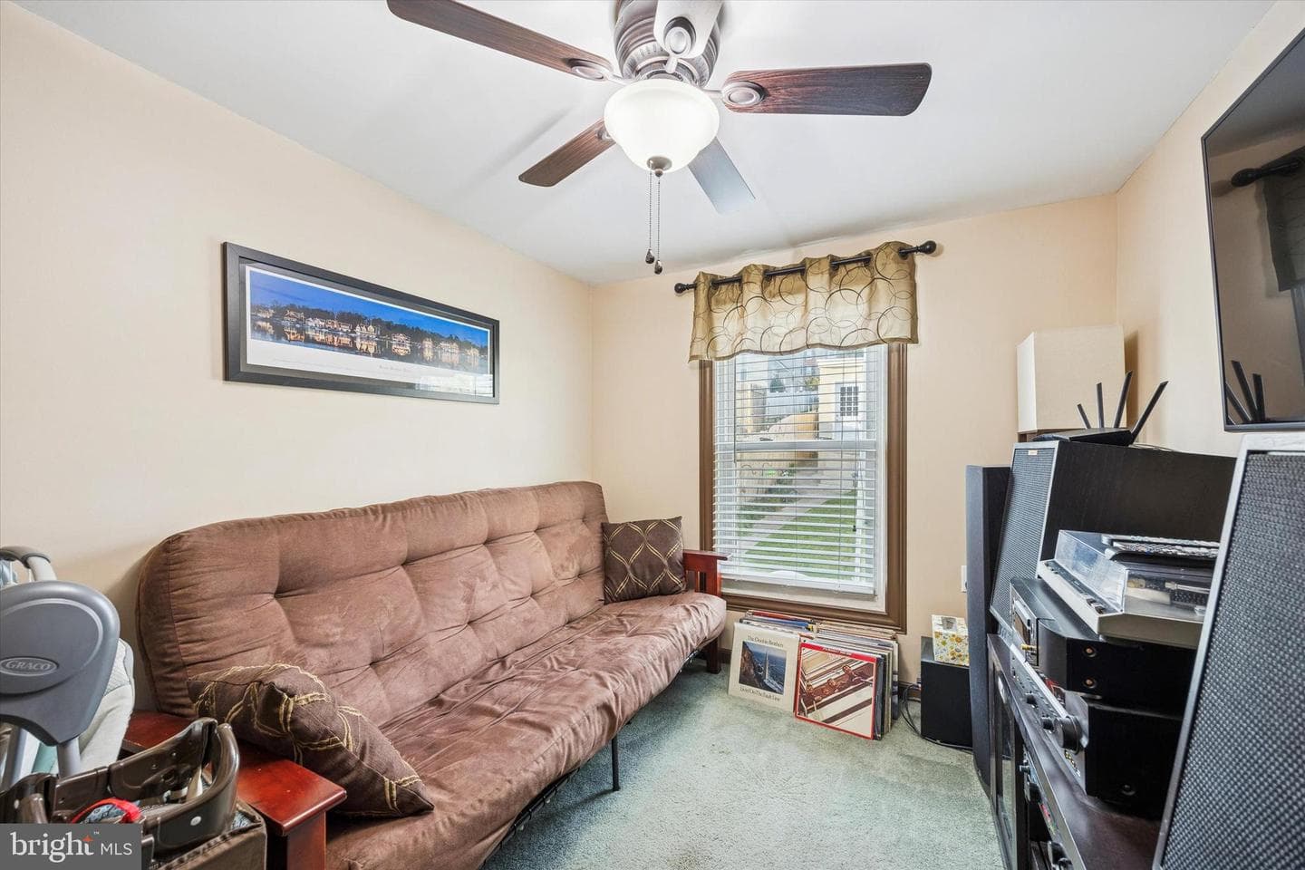 378 E Hector Street photo 16