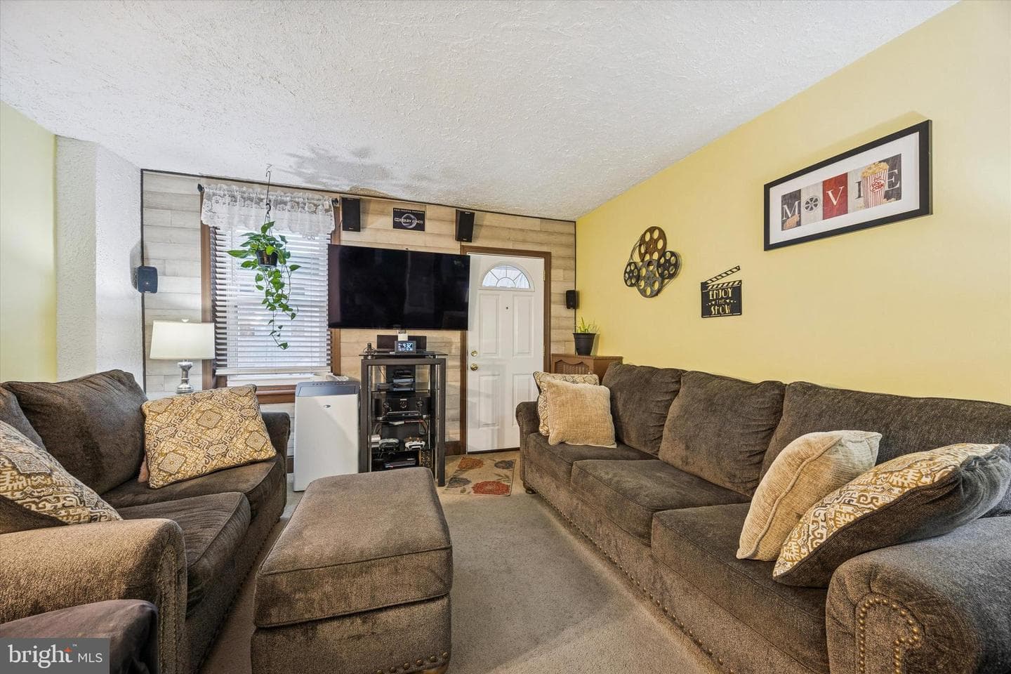 378 E Hector Street photo 6