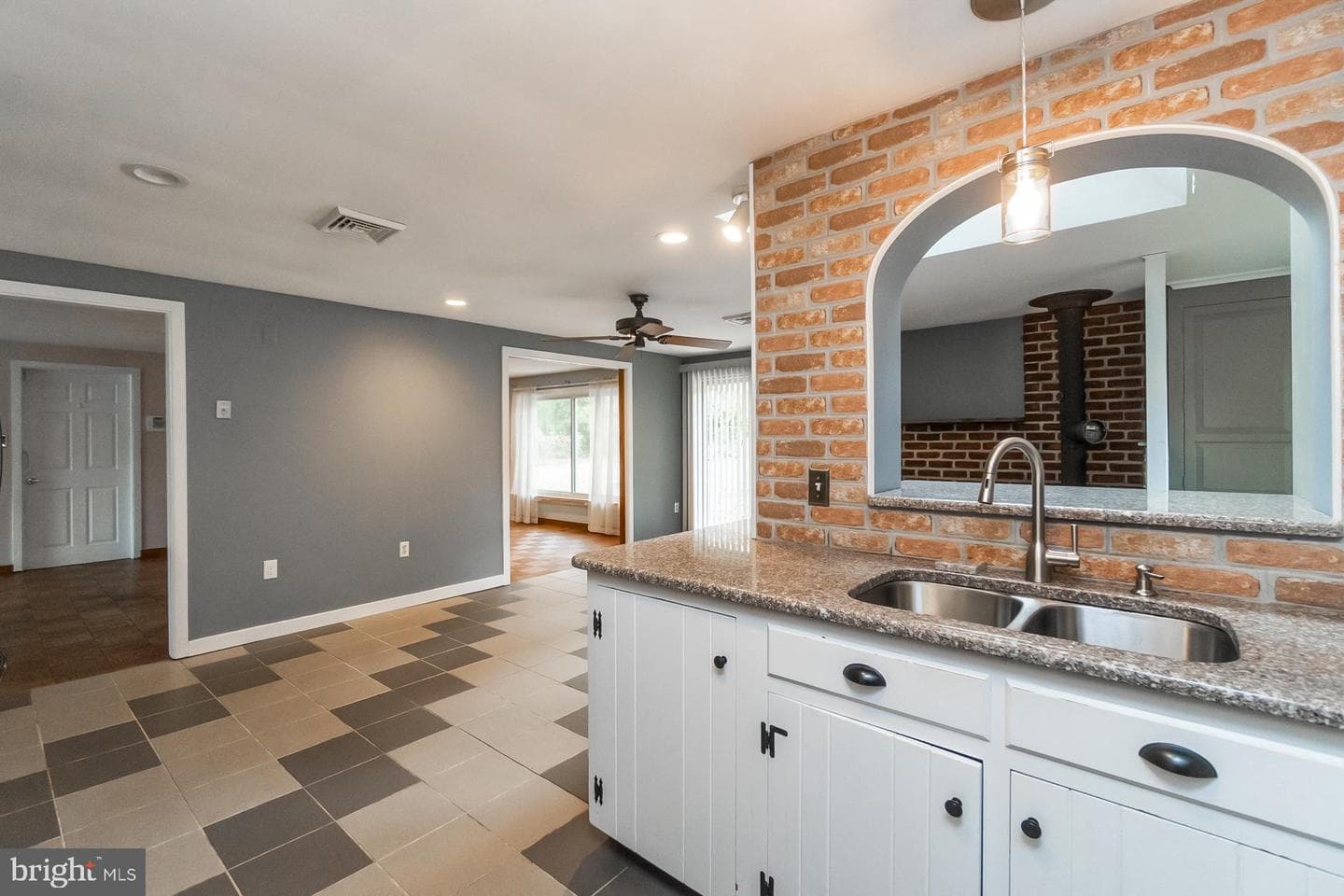1103 Lansdale Avenue photo 9