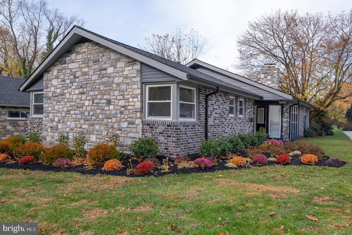 115 David Road photo 1