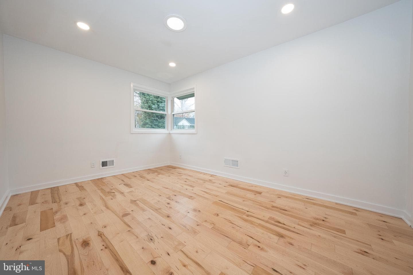 115 David Road photo 35
