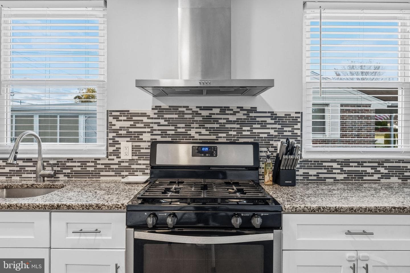 569 Kingwood Road photo 11