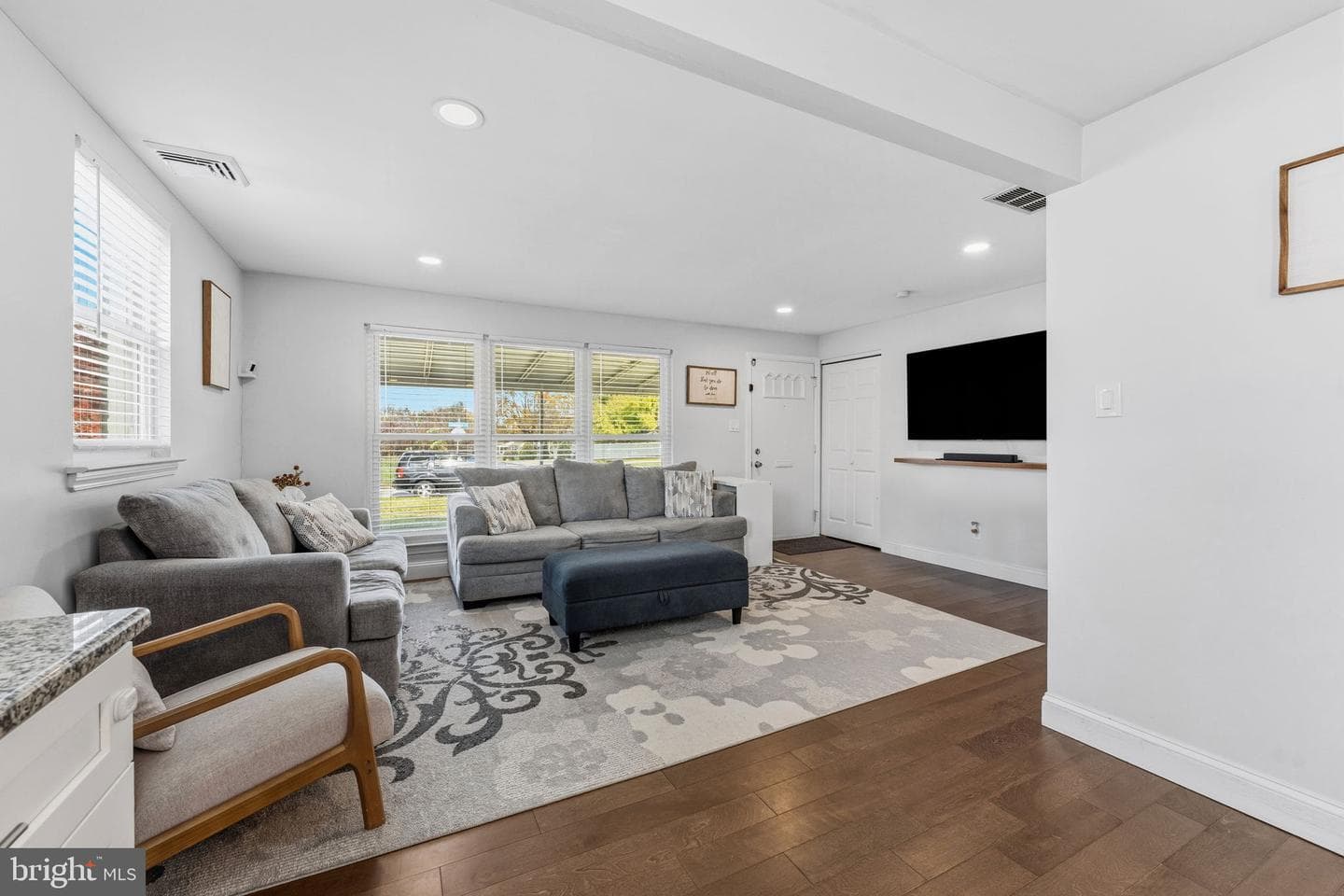 569 Kingwood Road photo 15