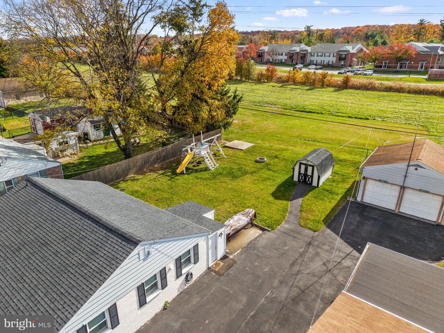 569 Kingwood Road photo 27