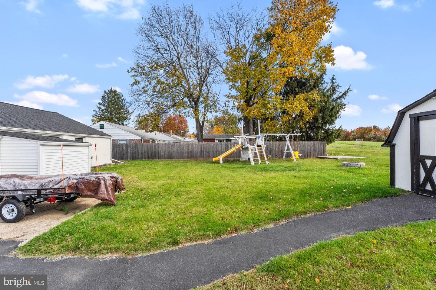 569 Kingwood Road photo 30