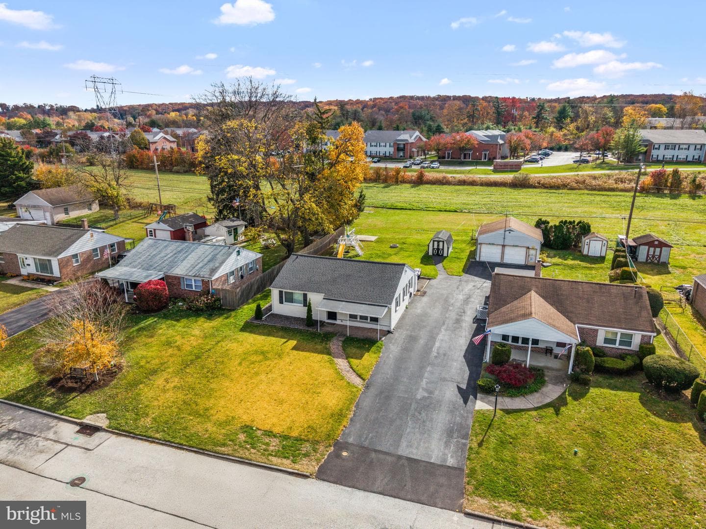 569 Kingwood Road photo 35
