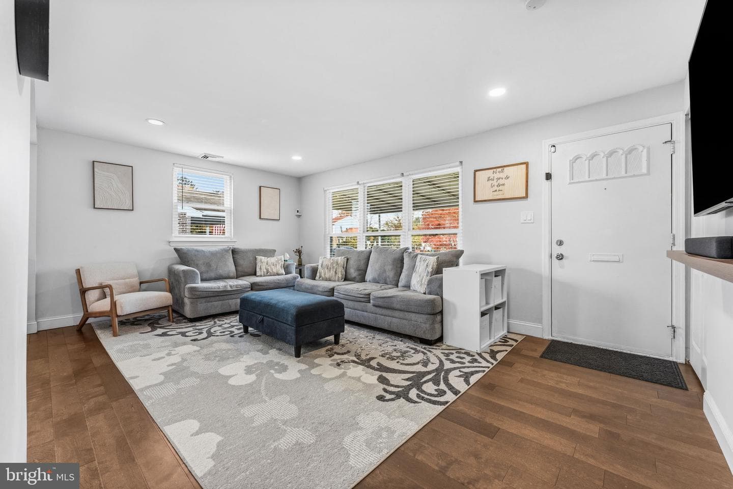 569 Kingwood Road photo 4
