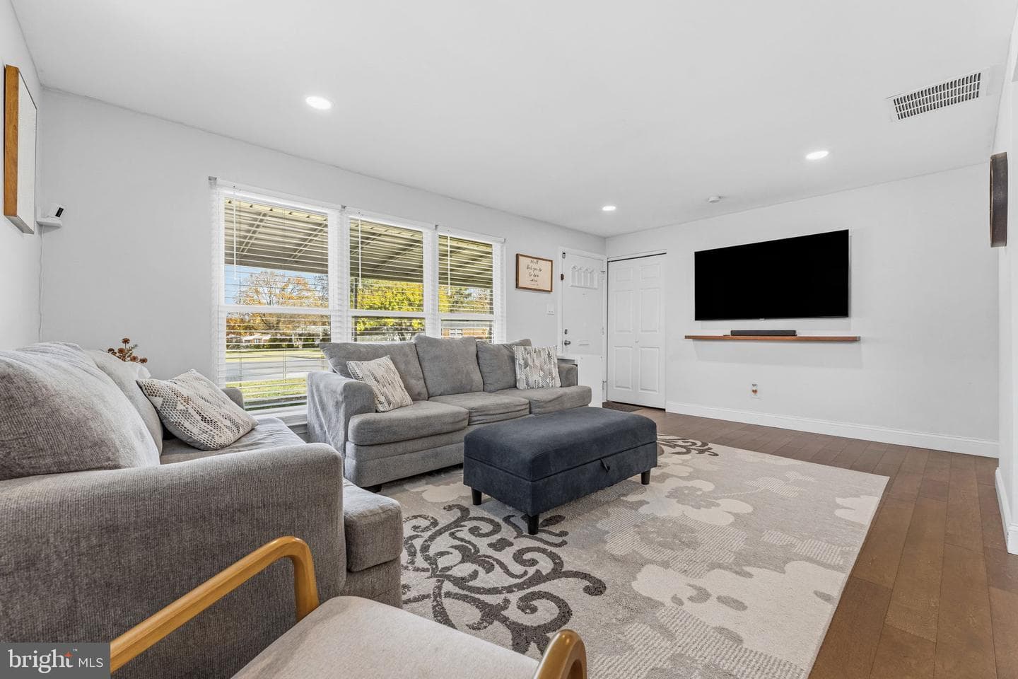 569 Kingwood Road photo 6