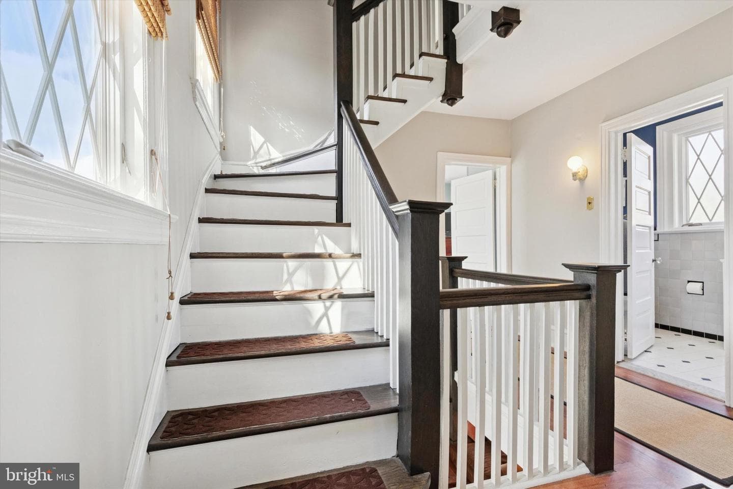 2444 Fairhill Avenue photo 26