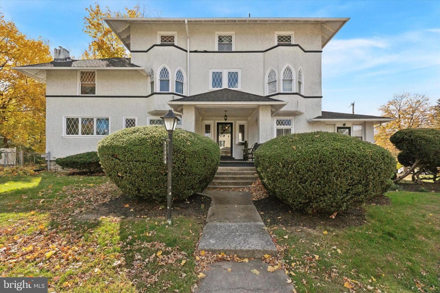 2444 Fairhill Avenue photo 3