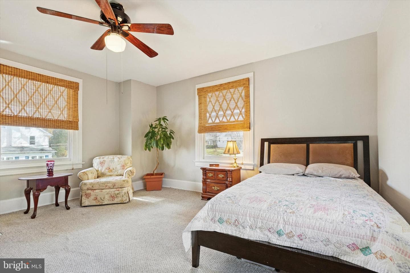 2444 Fairhill Avenue photo 30