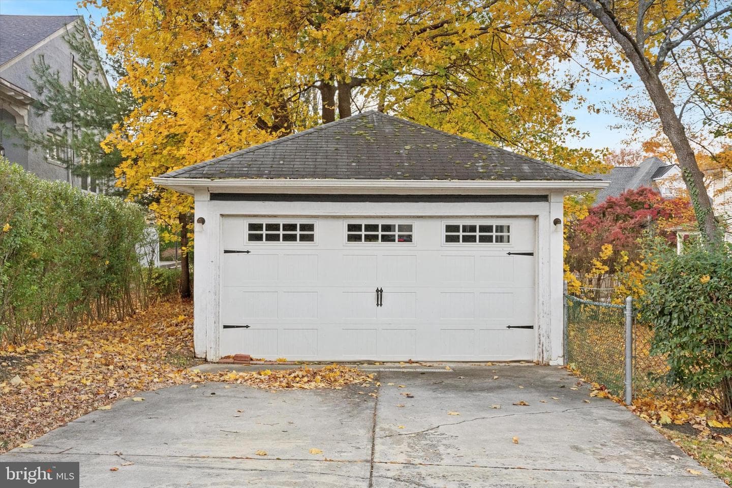 2444 Fairhill Avenue photo 43