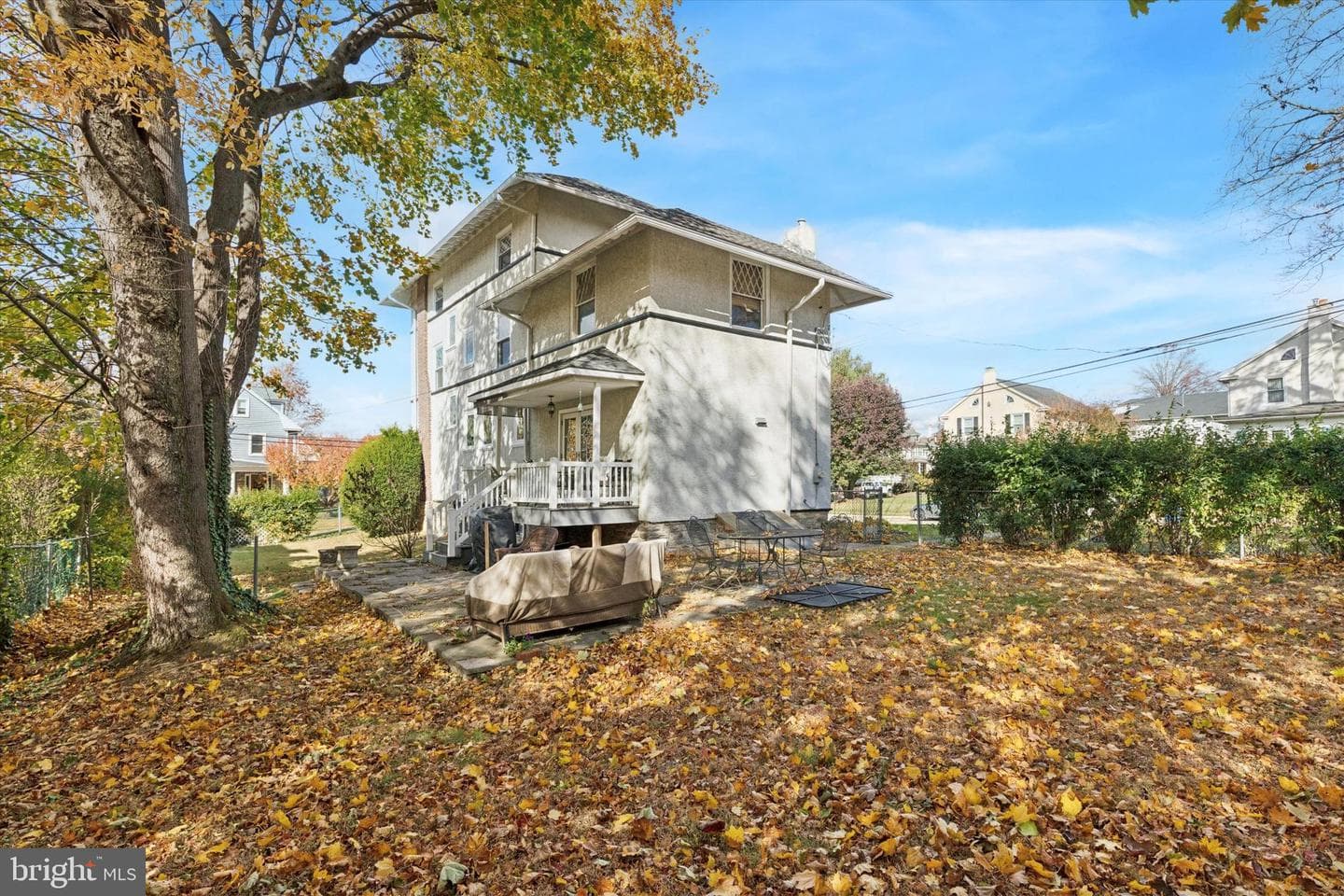 2444 Fairhill Avenue photo 49