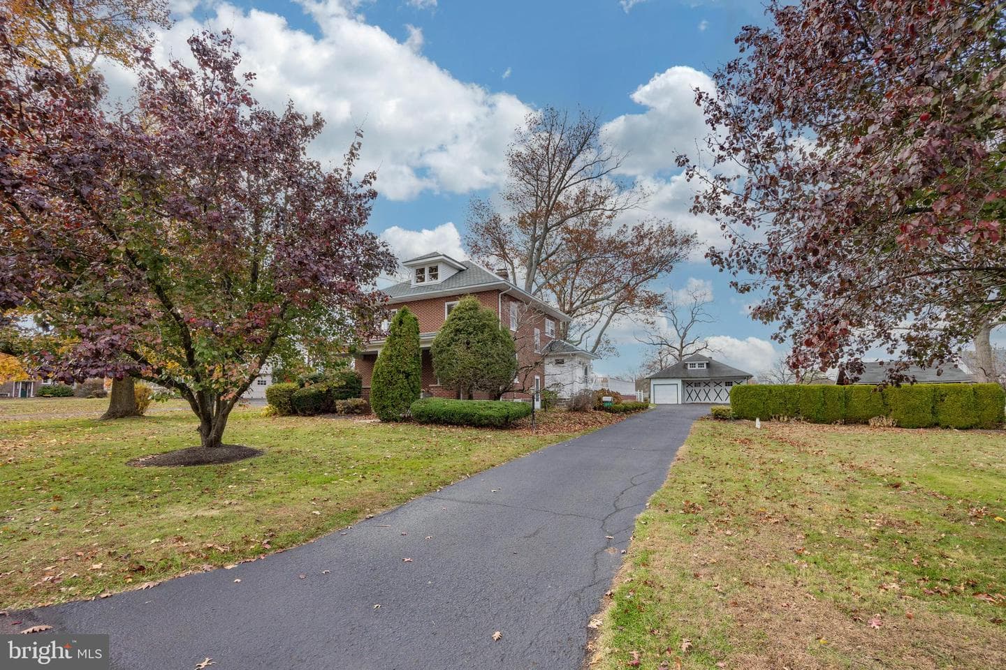 323 Broad Street photo 10