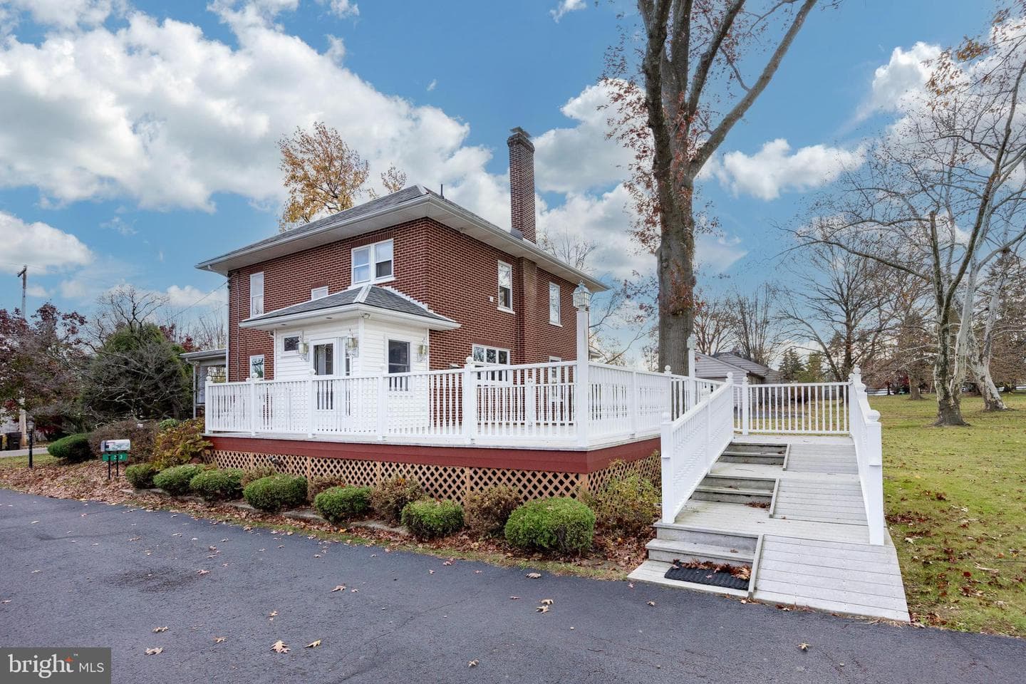 323 Broad Street photo 11
