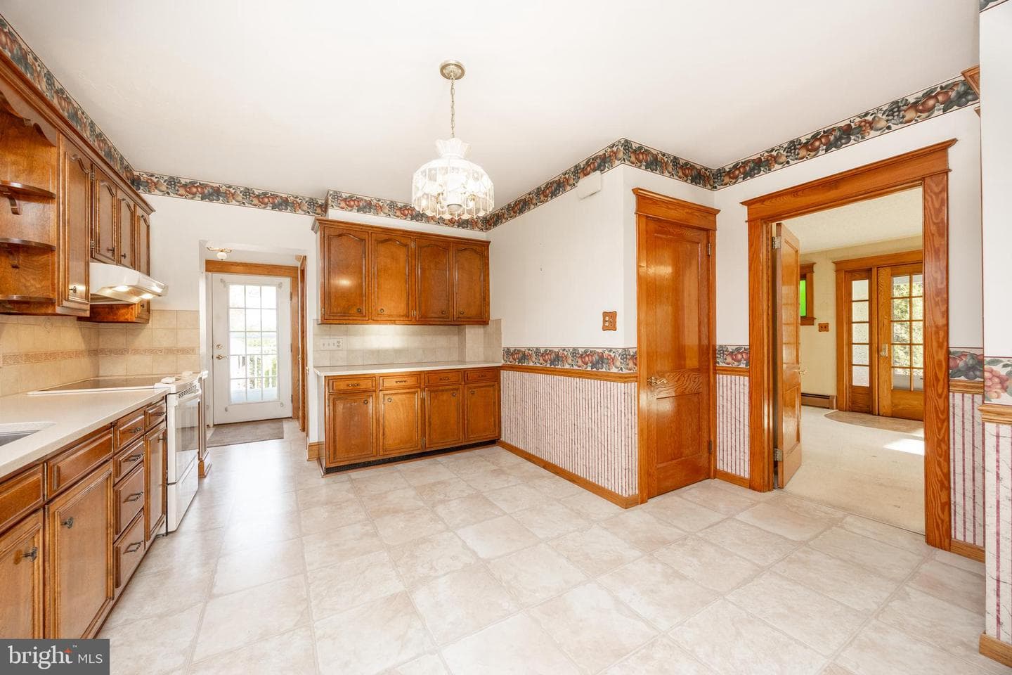 323 Broad Street photo 15