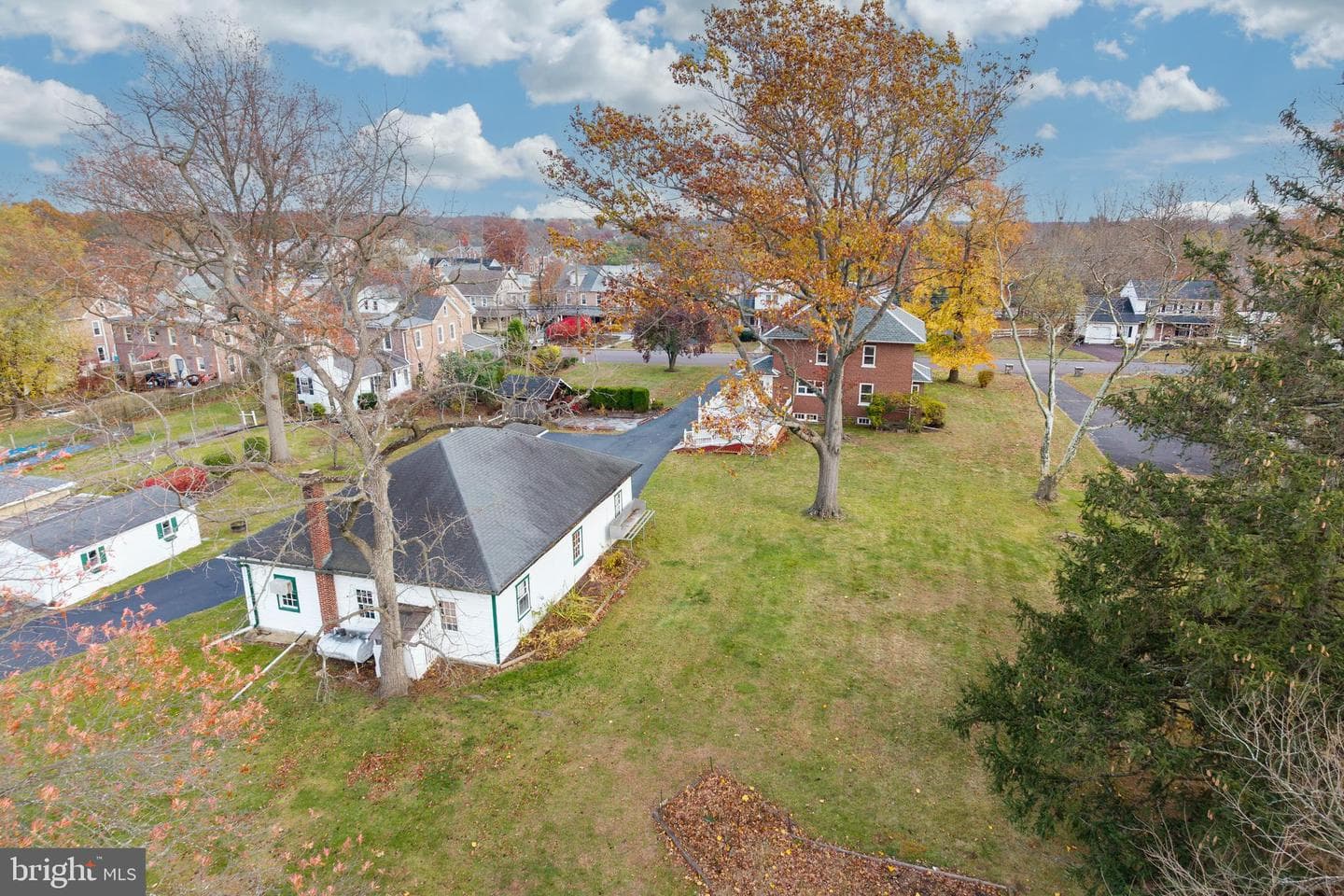 323 Broad Street photo 47