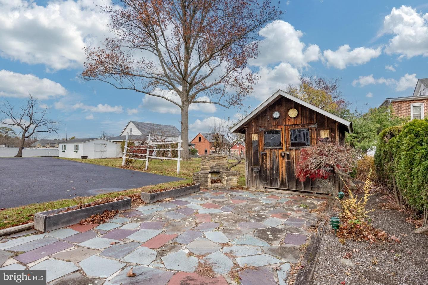 323 Broad Street photo 48