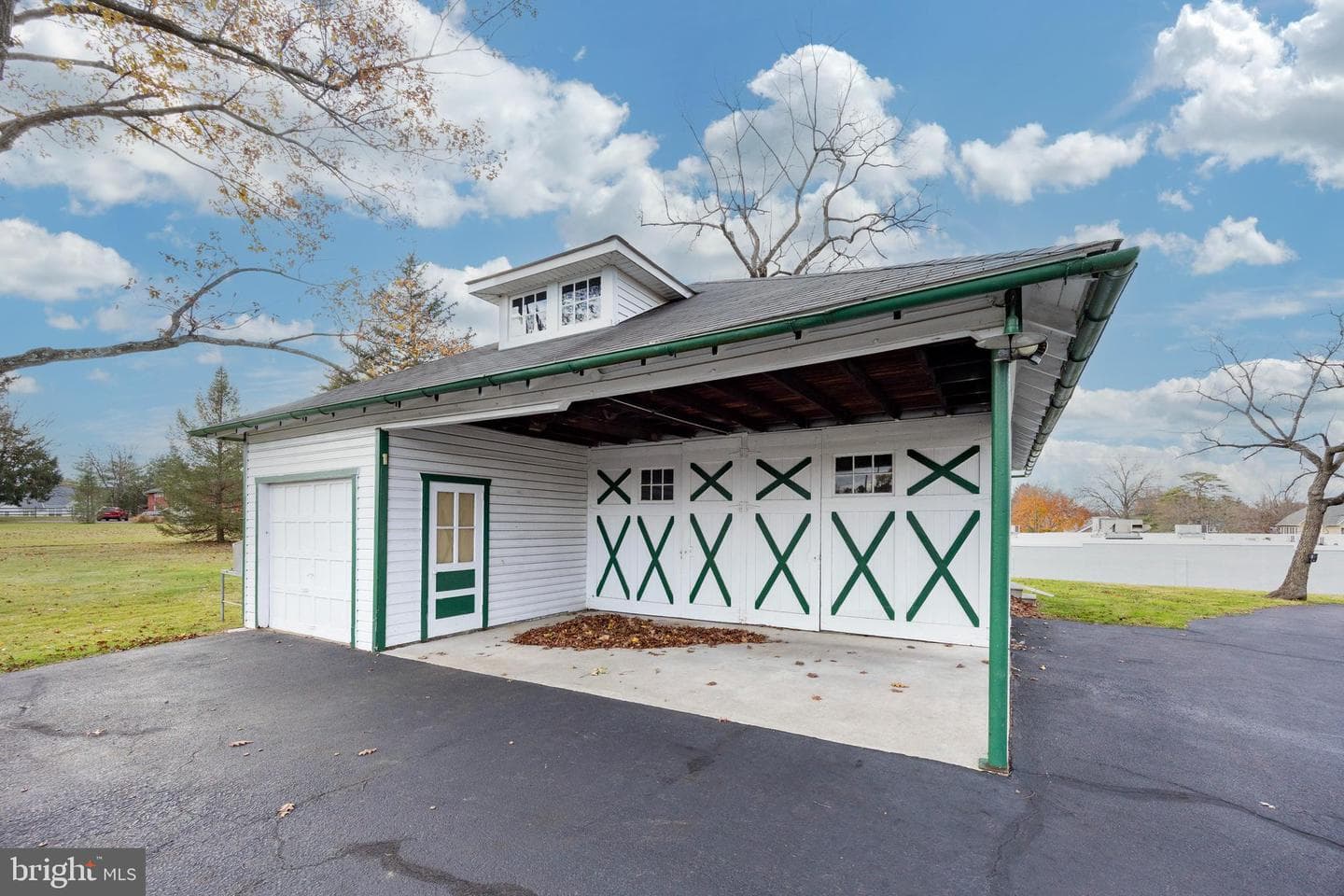 323 Broad Street photo 5