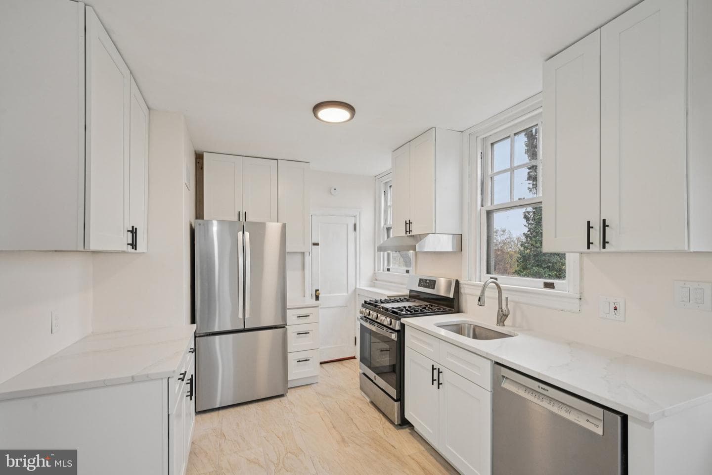 908 Edge Hill Road photo 11