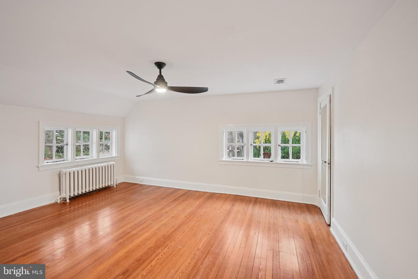 908 Edge Hill Road photo 16