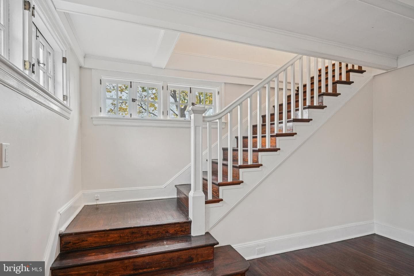 908 Edge Hill Road photo 5