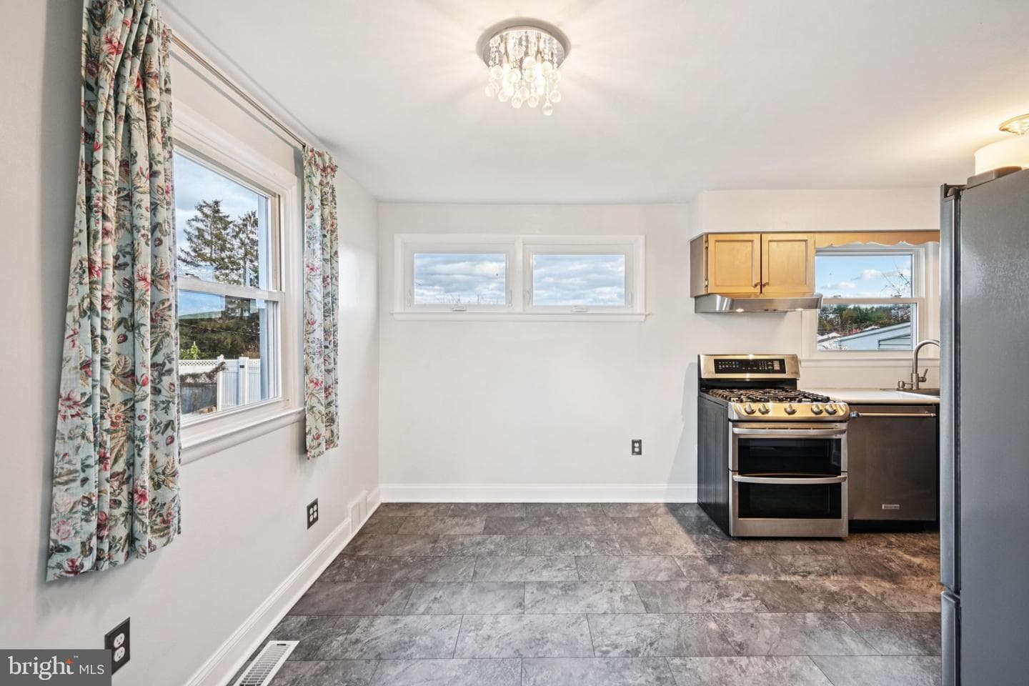 1211 Woodside Road photo 27