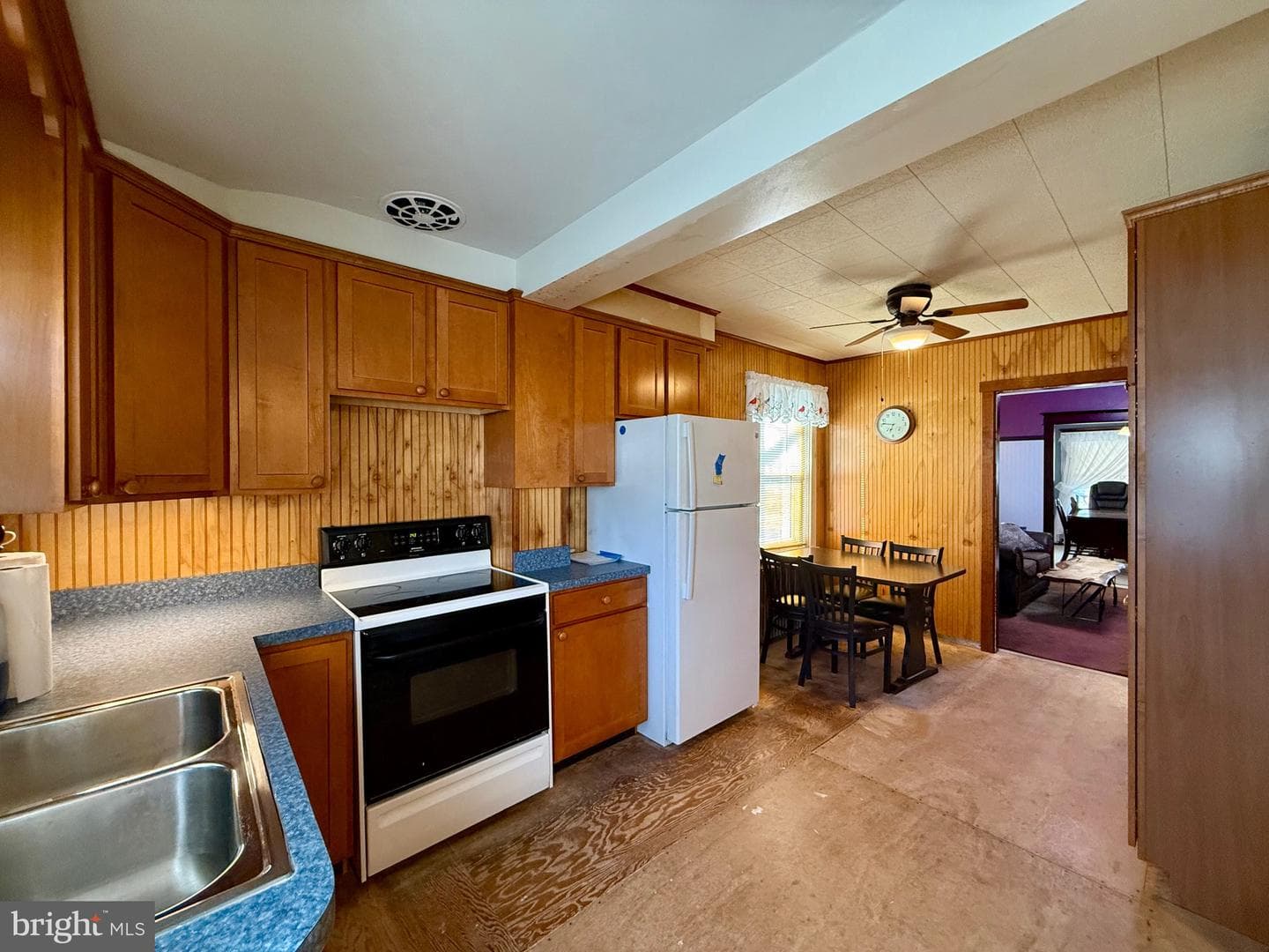 662 Spruce Street photo 8