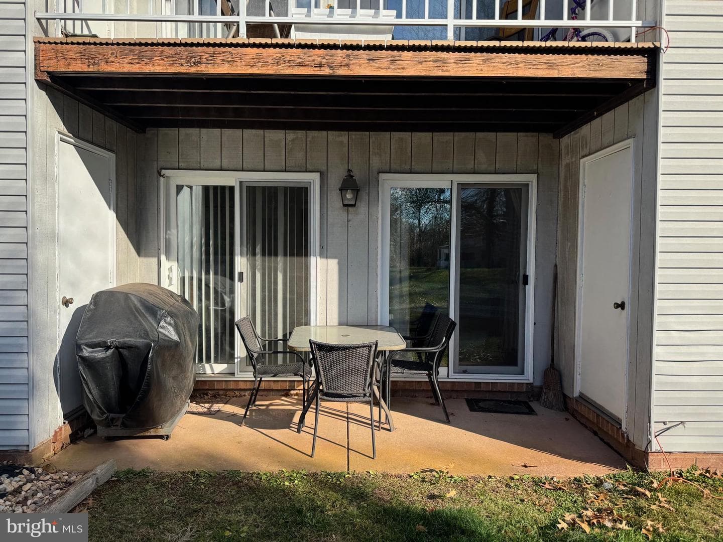 1217 Crosshill Court photo 2