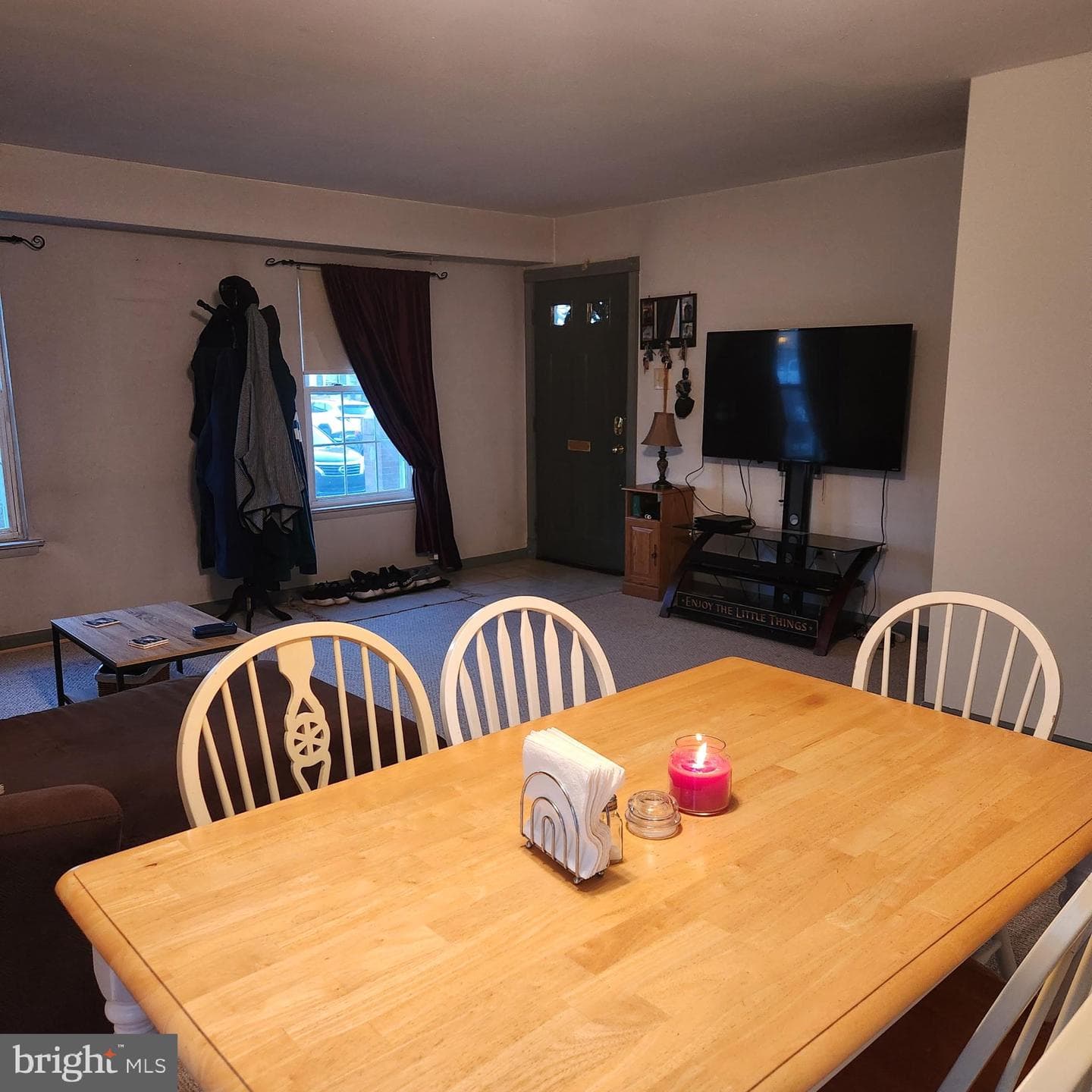 1217 Crosshill Court photo 4