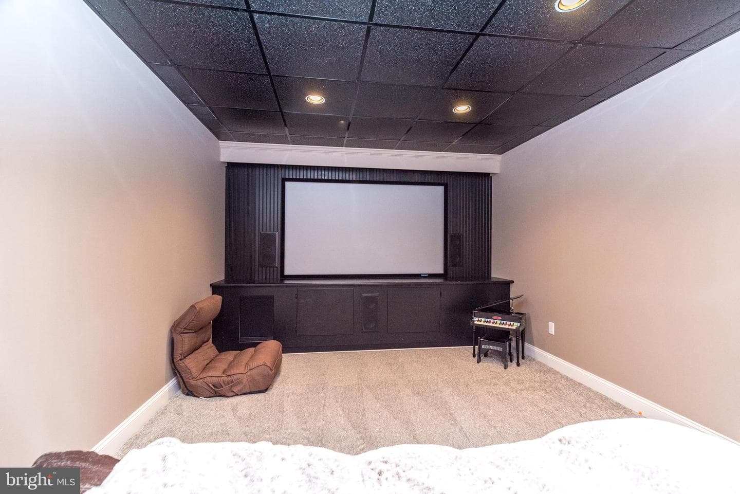 926 Manor Avenue photo 31