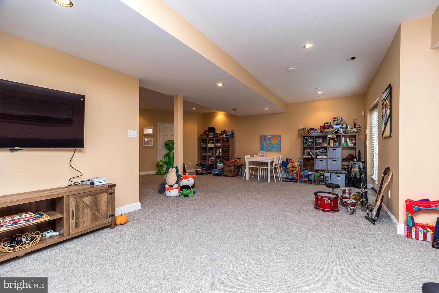 926 Manor Avenue photo 32