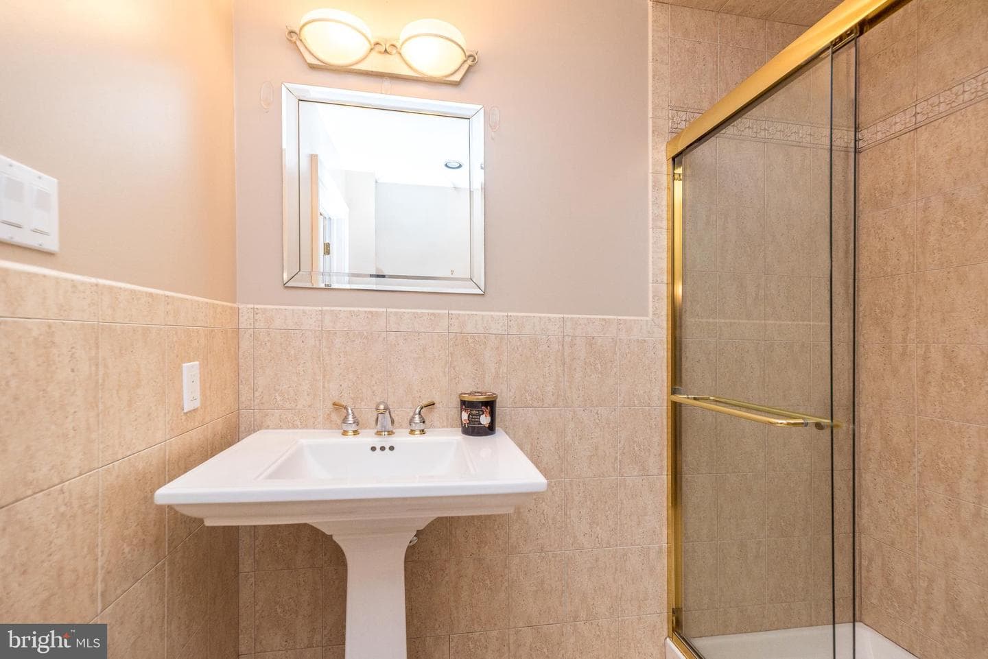 926 Manor Avenue photo 35