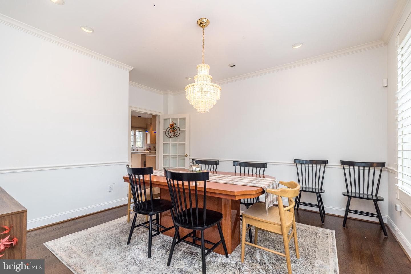 926 Manor Avenue photo 8