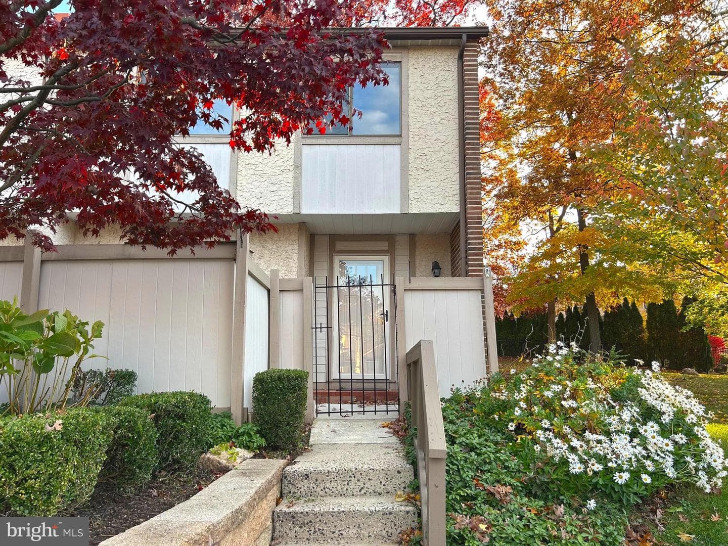 906 Bismark Way photo 2