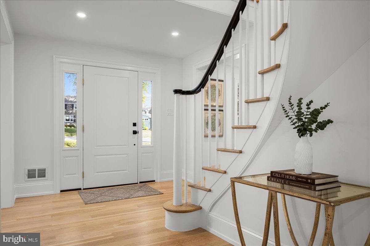 275 Brookway Road photo 2