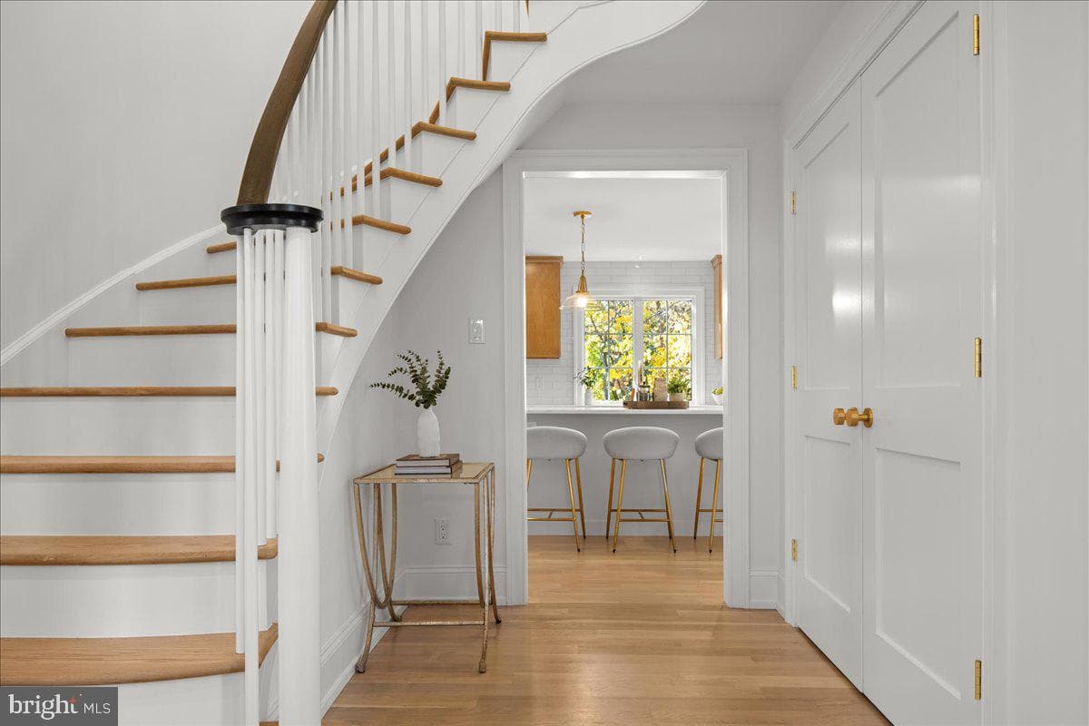 275 Brookway Road photo 3