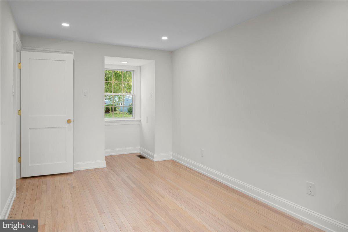 275 Brookway Road photo 39