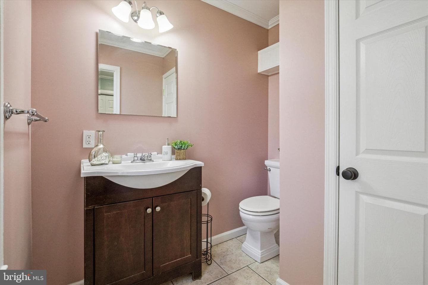 138 W Walnut Street photo 10